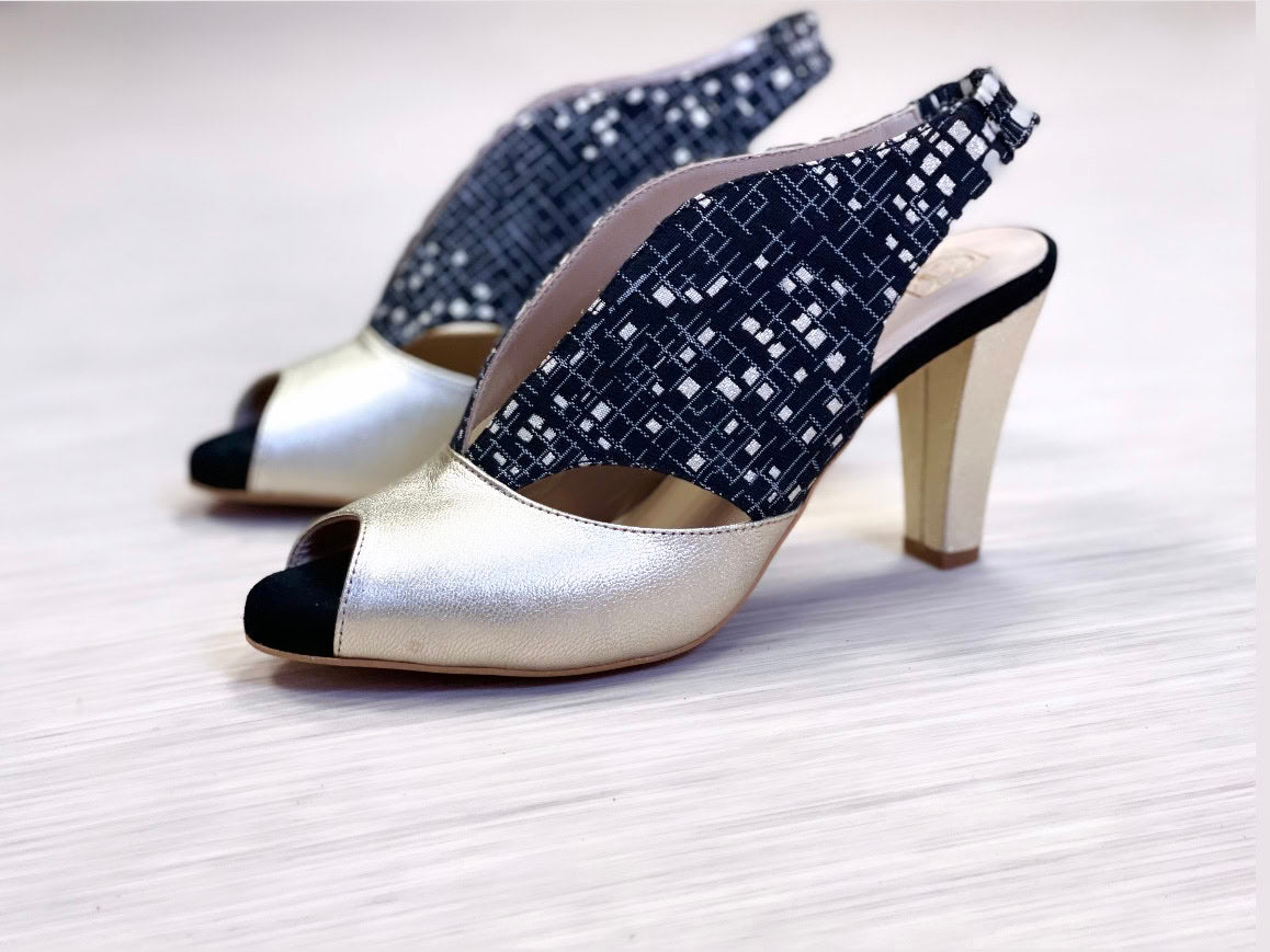 Chaussures Xicada en cuir et tissu-ethniqueIdéales pour les grandes occasions, ces chaussures allient confort et style