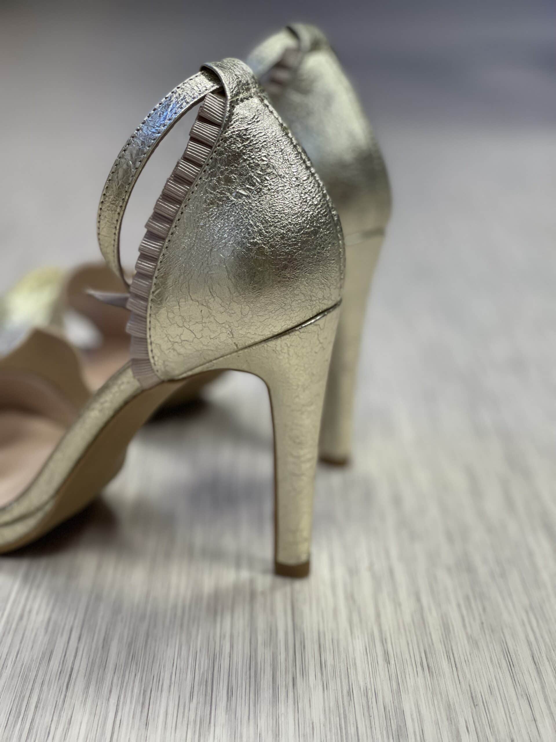 himba-fashion-escarpins-kia-cuir-dore-kizomba-ceremonies