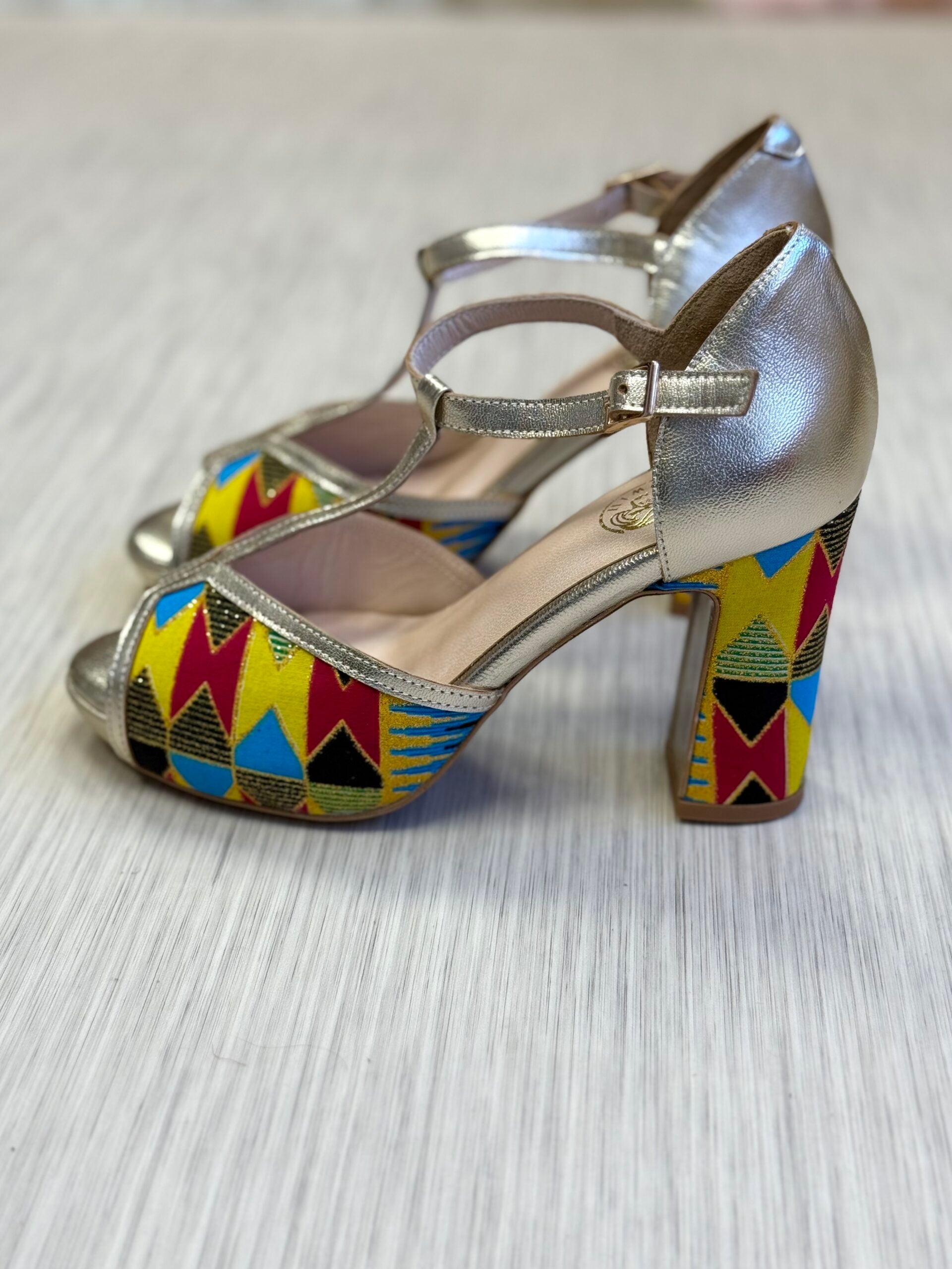 himba-fashion-talosn-bloc-makela-cuir-wax