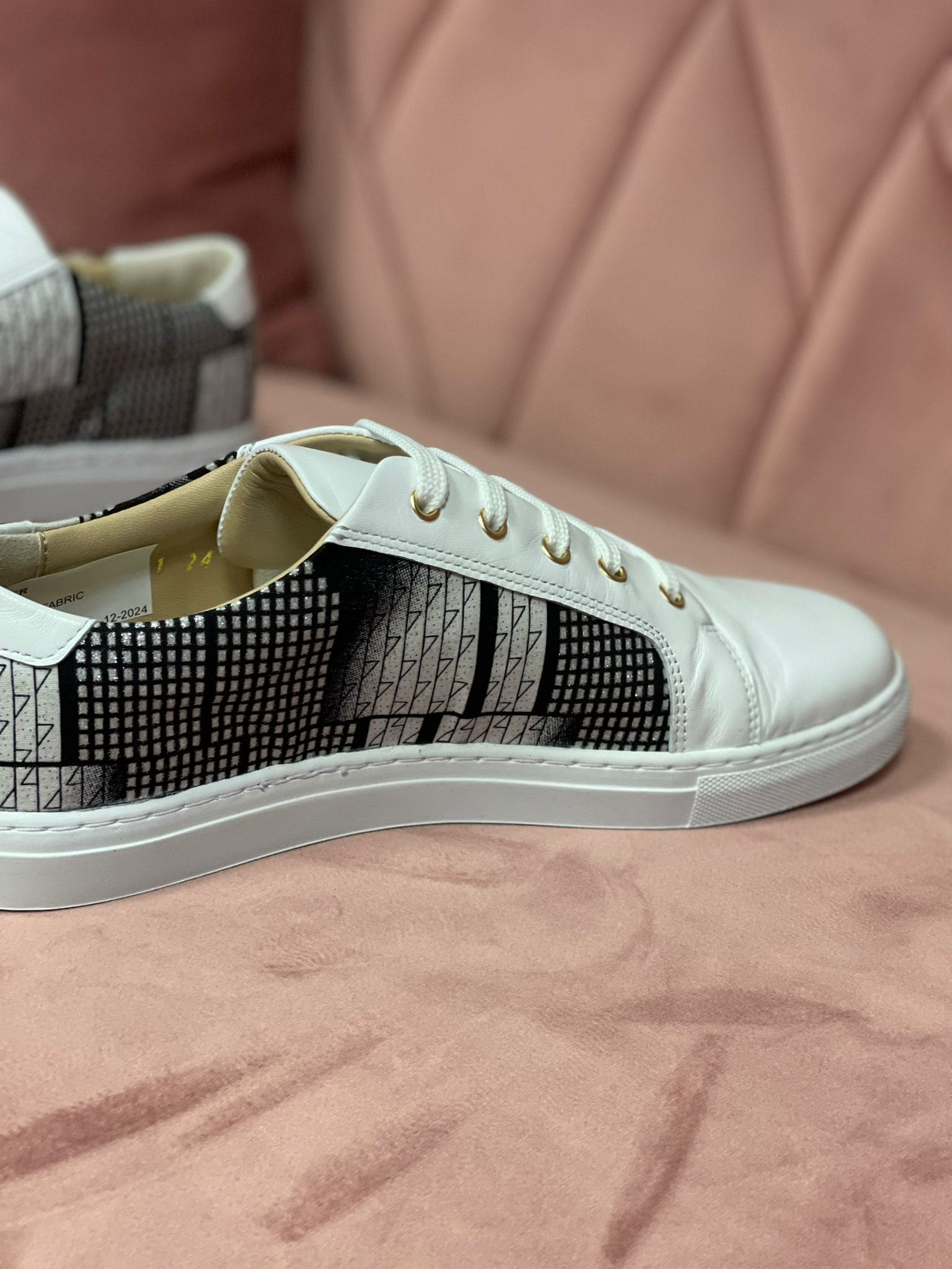Sneakers KIVU – Élégance Artisanale et Style Audacieux en Cuir Wax