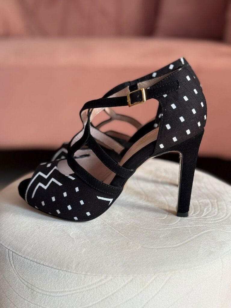 himba-fashion-aptabogo-chaussures-kizomba-femme-cuir-wax