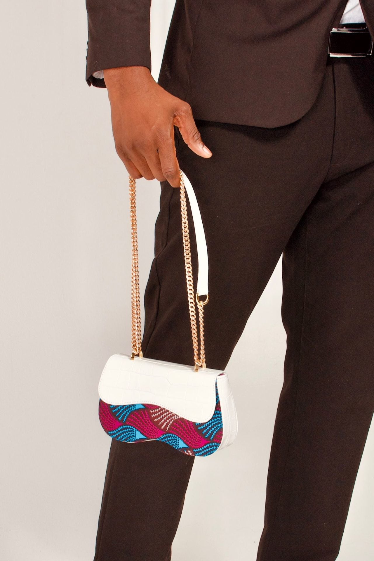 Sac NUF en cuir croco blanc et tissu ethnique wax multicolore