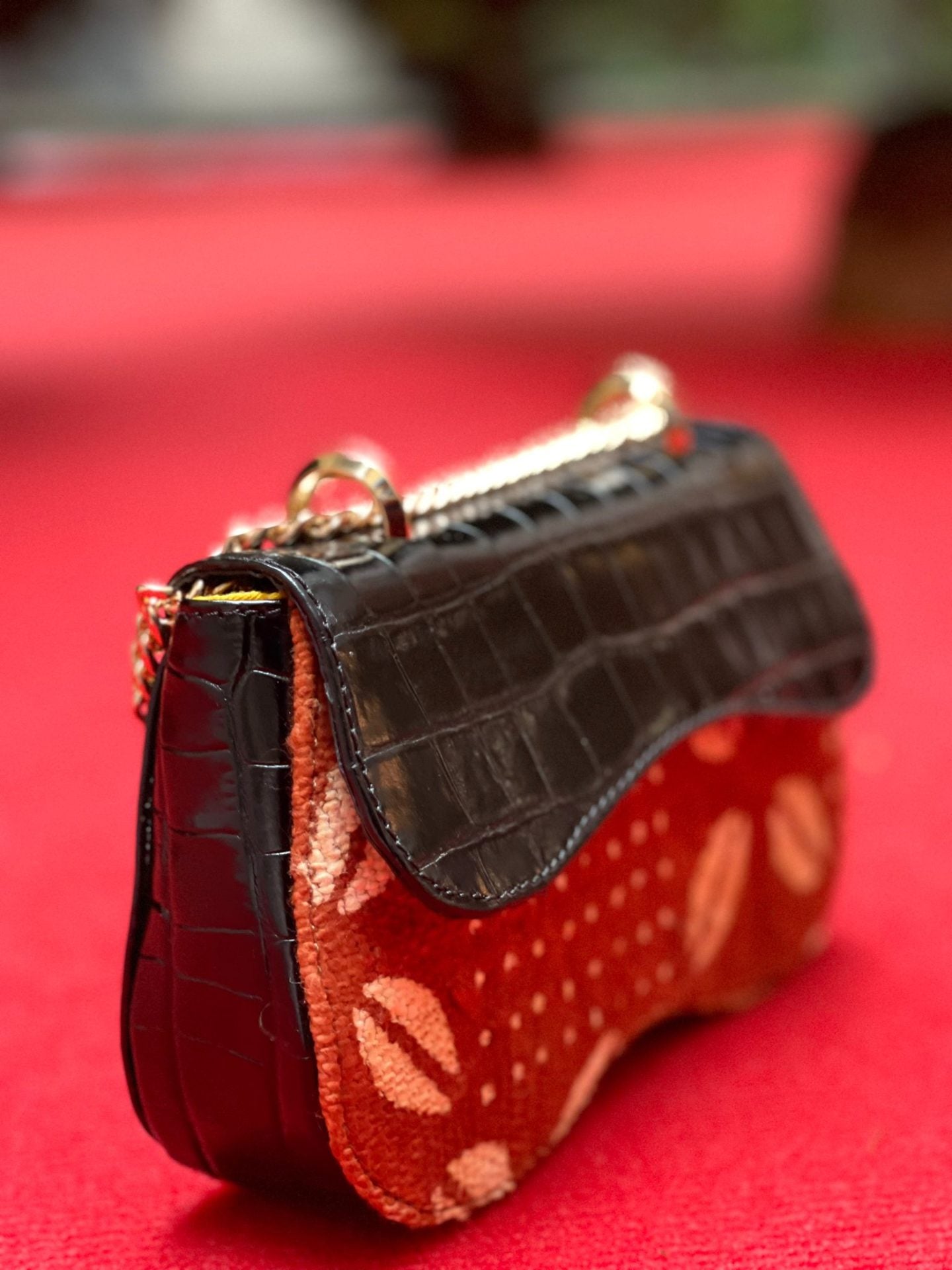 Sac Nyha cuir croco noir et tissu ethnique wax