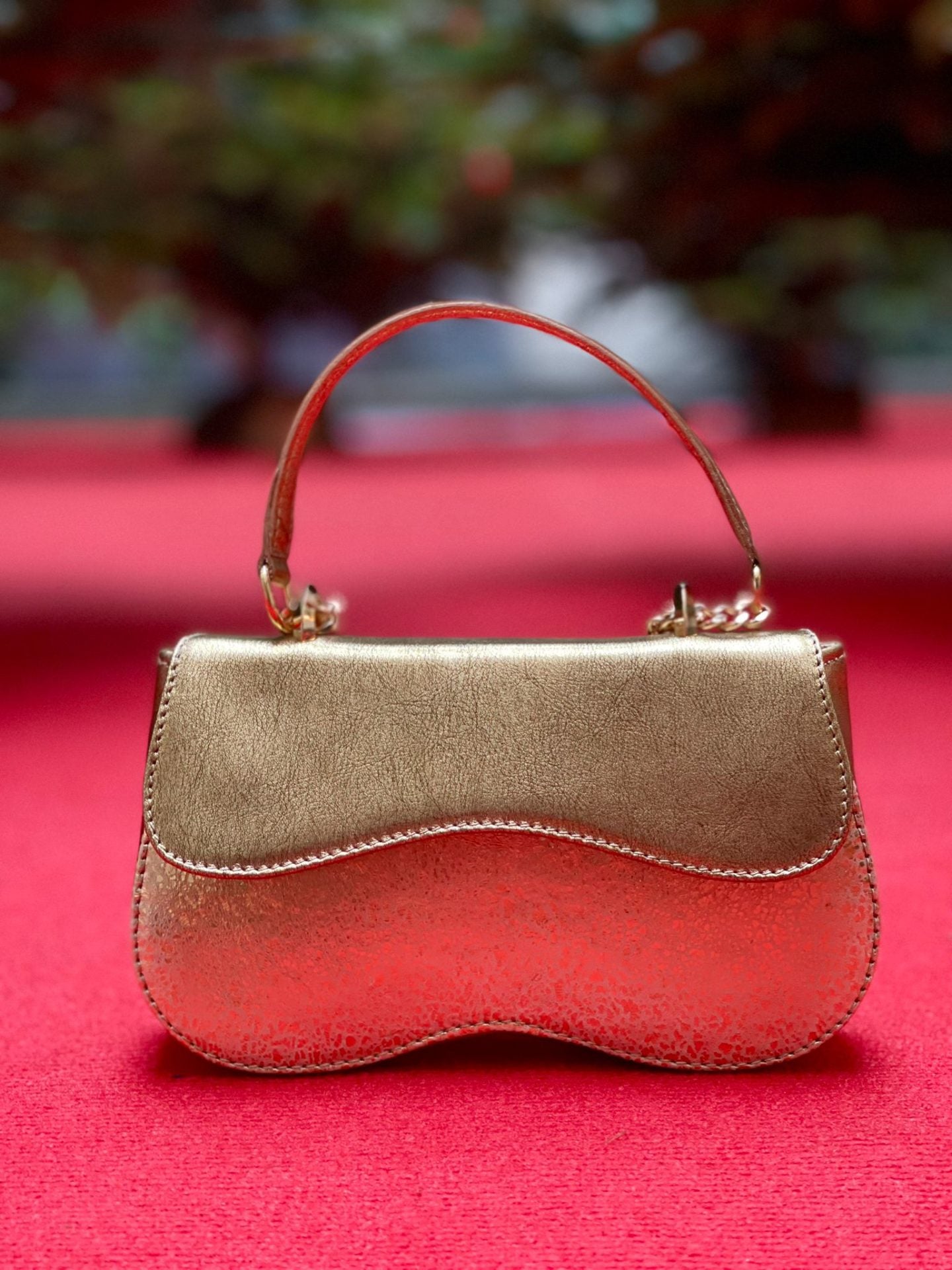 Sac OYI en cuir doré bandoulière chaine