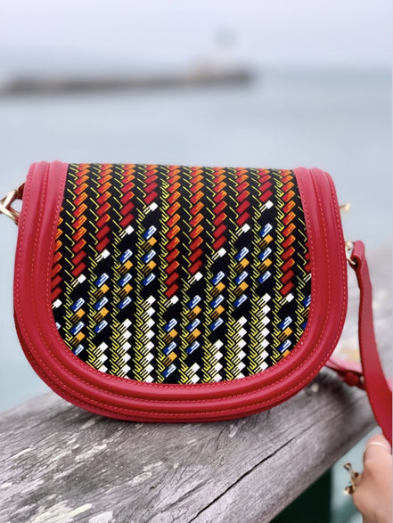 sac ethnique cuir rouge motifs Himba