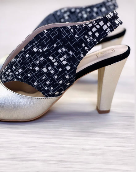 Chaussures Xicada en cuir et tissu-ethniqueIdéales pour les grandes occasions, ces chaussures allient confort et style