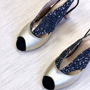 Chaussures Xicada en cuir et tissu-ethniqueIdéales pour les grandes occasions, ces chaussures allient confort et style