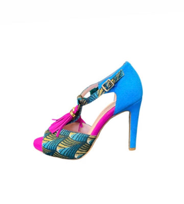 BANZA d'Himba Shoes : Élégance et confort en cuir daim bleu et fuchsia, idéals pour la danse Kizomba. Fabriqués main au Portugal.
