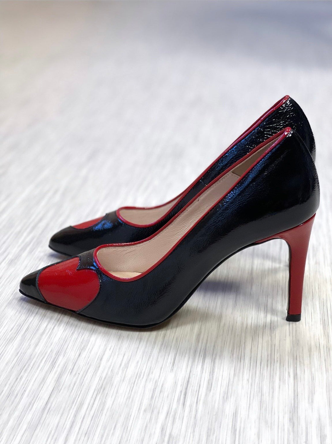 Escarpins NZAU cœur rouge cuir verni