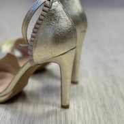 himba-fashion-escarpins-kia-cuir-dore-kizomba-ceremonies