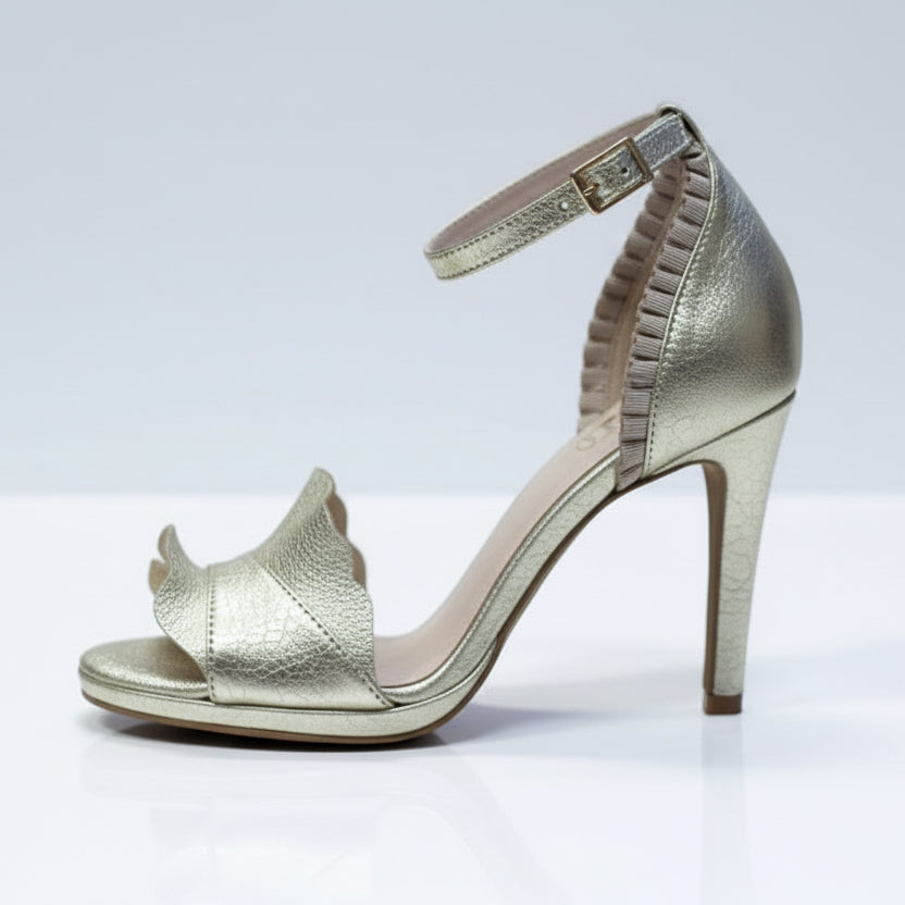 himba-fashion-escarpins-kia-cuir-dore-kizomba-ceremonies