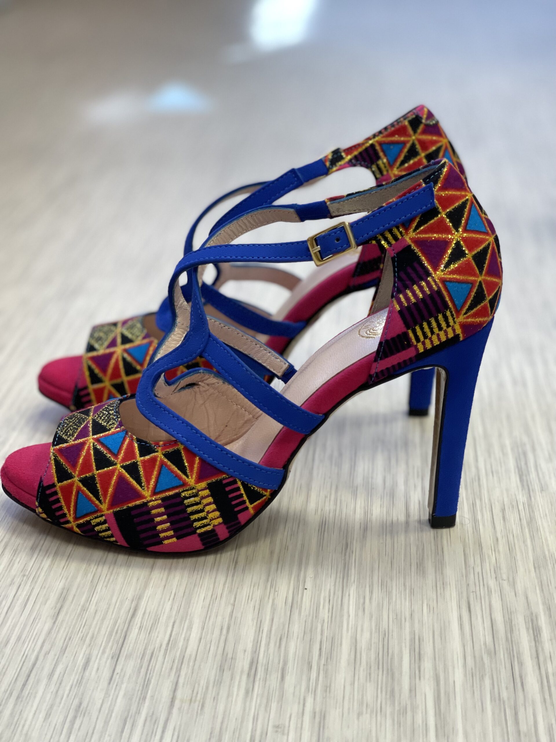 himba-fashion-escarpins-nzinga-cuir-wax