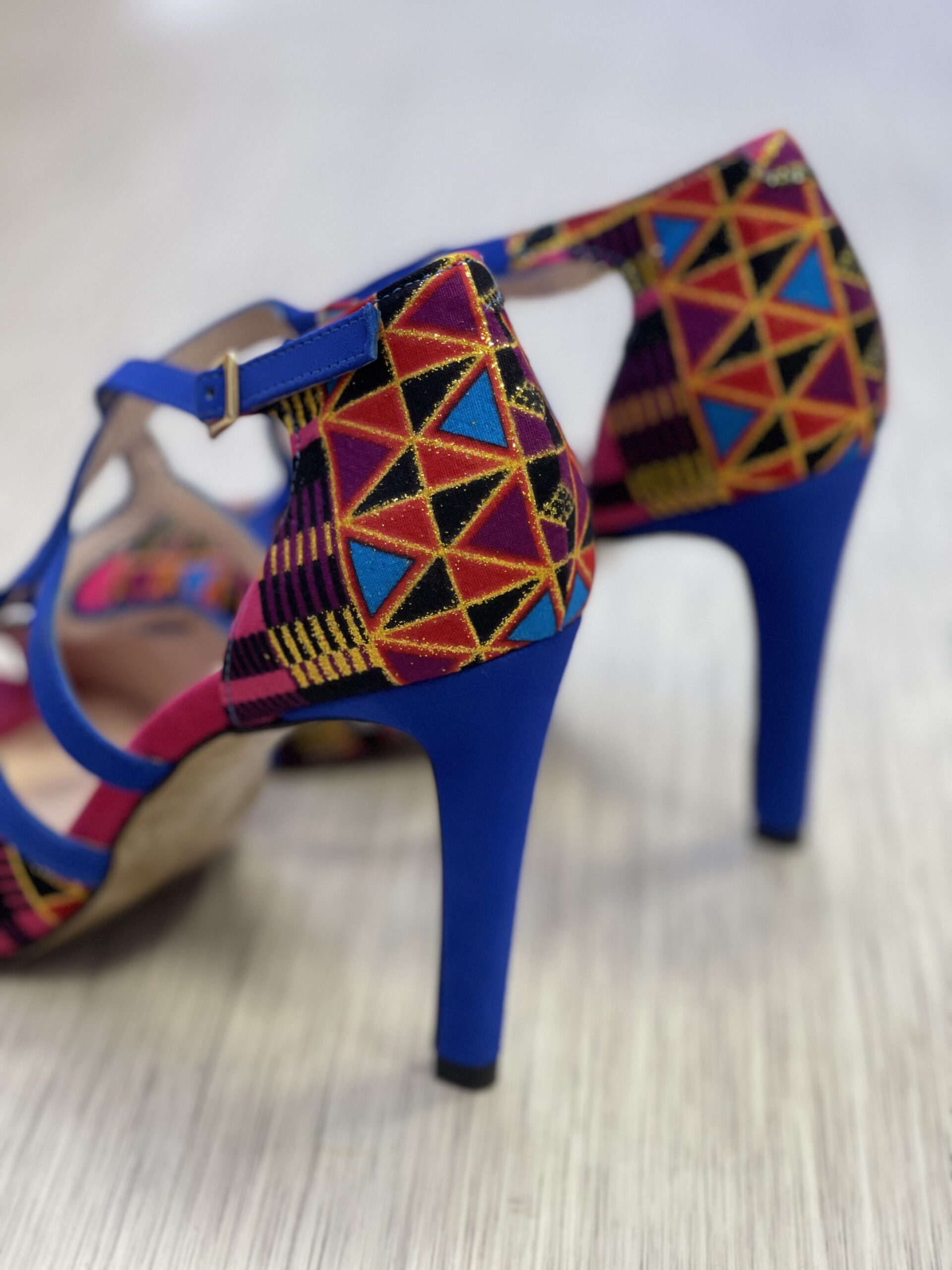 himba-fashion-escarpins-nzinga-cuir-wax
