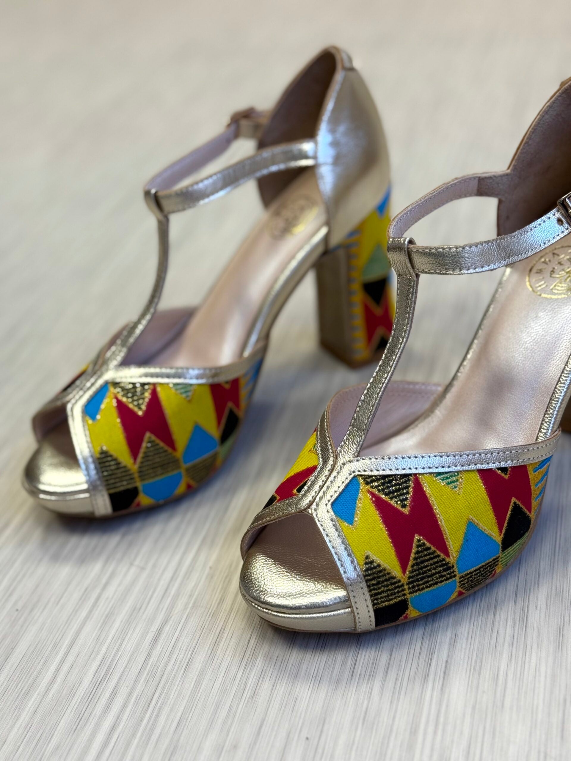 himba-fashion-talosn-bloc-makela-cuir-wax