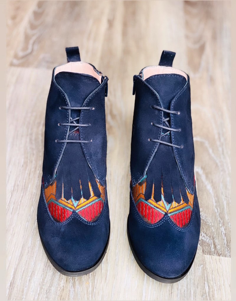 Bottines HIZENA en cuir bleu marine et tissu tissé multicolore