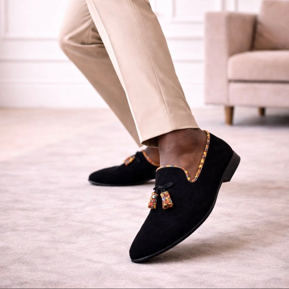  Mocassins Himba Dundo portés, liseré Samakaka discret et pompon tissu, collection capsule NSI