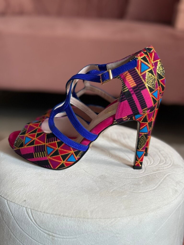 himba-fashion-danse-kizomba-nzinga-signature-cuir-wax
