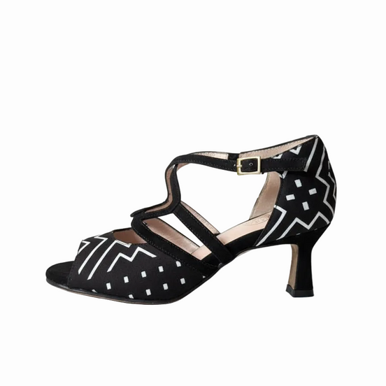 Chaussures kizomba Aptaboginha noir et blanc - Escarpins danse kizomba bogolan Mali motifs bride croisée talon - Artisanat portugais Himba Fashion