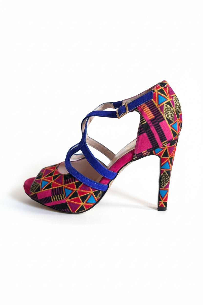 Escarpins NZINGA Signature bleu royal et fuchsia - cuir artisanal et wax africain - talon 9cm - vue de profil - HIMBA Fashion