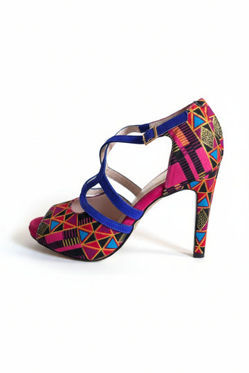 Escarpins NZINGA Signature bleu royal et fuchsia - cuir artisanal et wax africain - talon 9cm - vue de profil - HIMBA Fashion