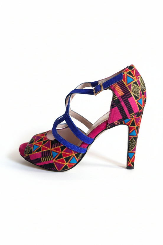 Escarpins NZINGA Signature bleu royal et fuchsia - cuir artisanal et wax africain - talon 9cm - vue de profil - HIMBA Fashion