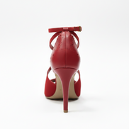 Chaussures kizomba Rosali rouge portées - Escarpins danse femme cuir perforé talon stable bride cheville - Artisanat portugais Himba Fashion