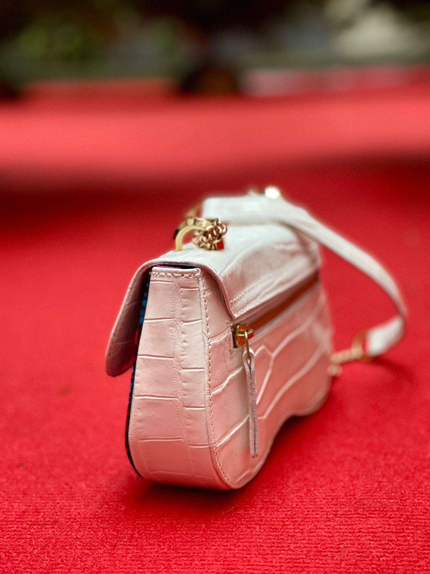 Sac NUF en cuir croco blanc et tissu ethnique wax multicolore