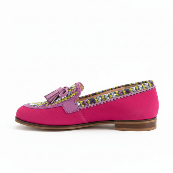 Mocassins GLORIA fuchsias - cuir artisanal et wax africain - talon 2cm - vue de profil - HIMBA Fashion