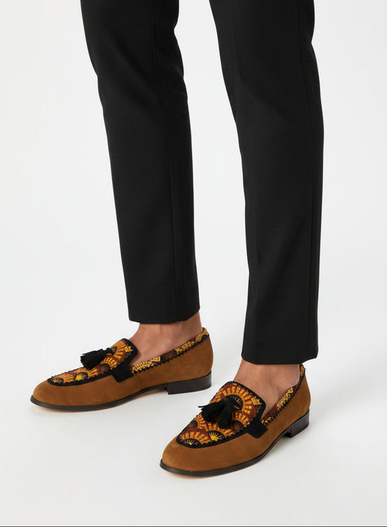 Mocassins MOLOTU camel - cuir artisanal et wax africain - vue chaussure portée - HIMBA Fashion