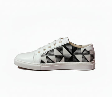 Sneakers KIVU blanches et noires - cuir - vue de profil - HIMBA Fashion