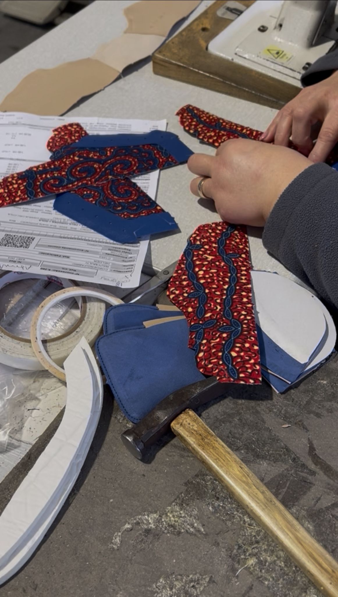 Detalhes de Fabrico de Moda Himba