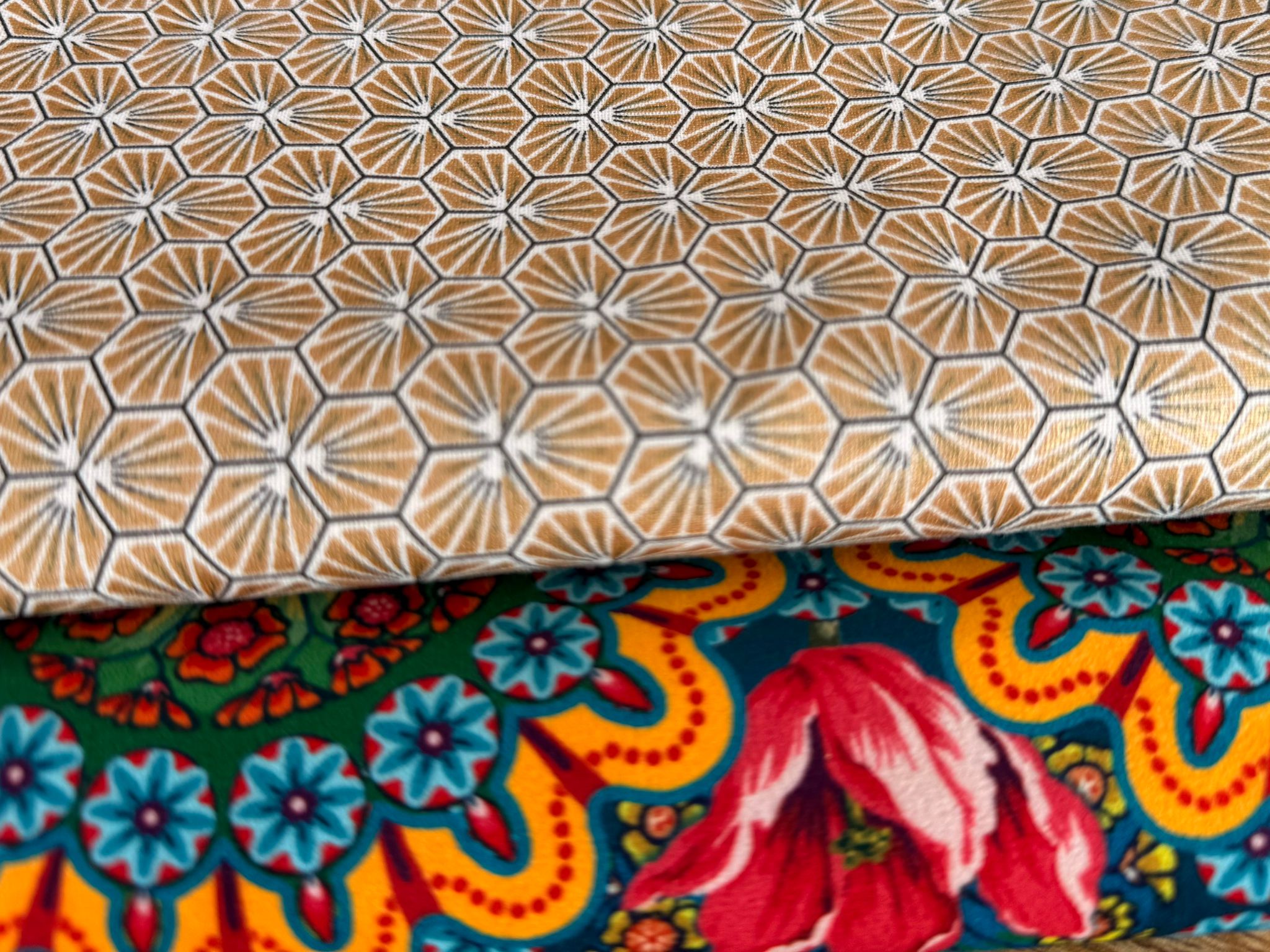 Surplus textiles et matières du monde