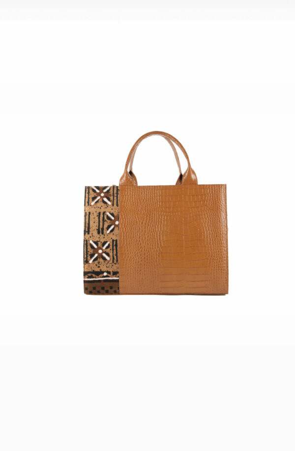 Himba Shoes - Le sac KAMINA Himba grand format incarne l'élégance audacieuse avec son design en cuir imitation croco associé à un tissu Bogolan, soigneusement conçu avec des pigments naturels au Mali.